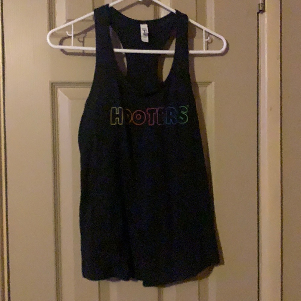 Hooters tank top
